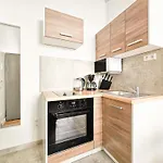 Tolstov Apartments - Studio Wohnungen - 15 Min Zur Messe Dus